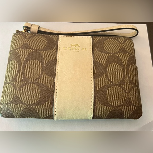 Coach Wristlet Brown New Without tags OS - Picture 1 of 2